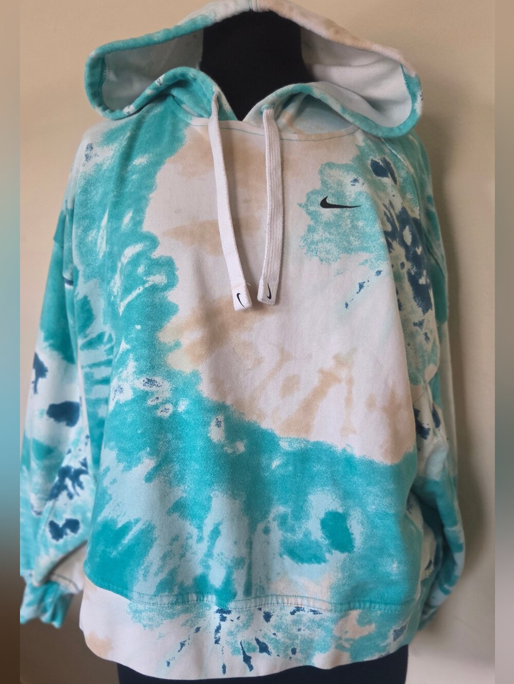 Nike Women’s Aqua Tie-Dye Hoodie Sweatshirt